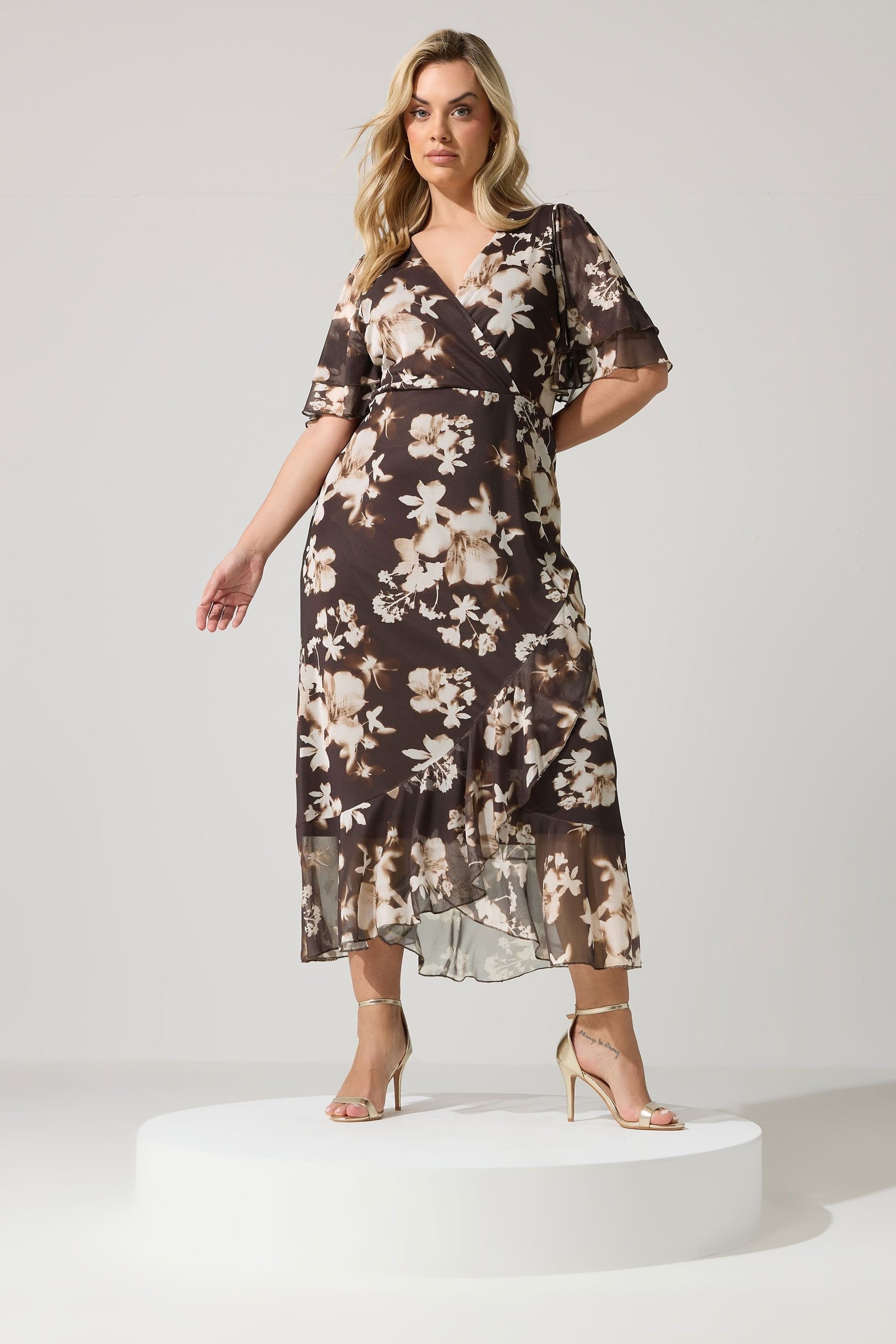 Yours Yours Women's Floral Wrap Dress in Chocolate - 4