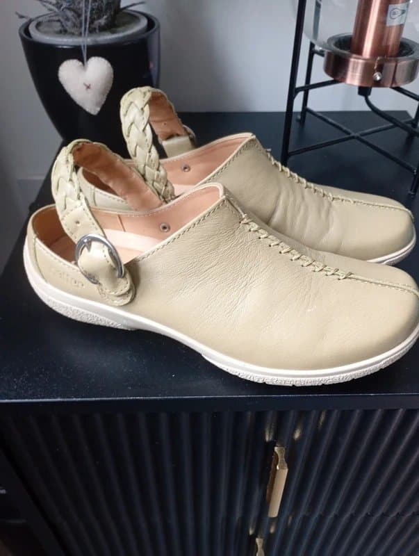 Hotter Ladies olive green HOTTER shoes size 4.5