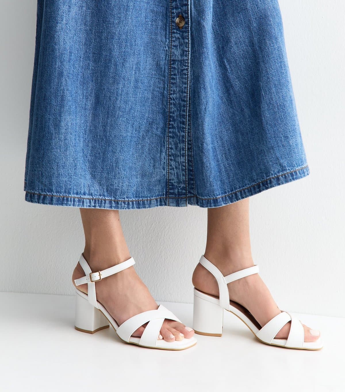 New Look Women's Extra Wide Fit White Cross Strap Block Heel Sandals Vegan New Look