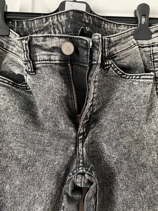 H&M Preloved H&M grey skinny jeans size 10