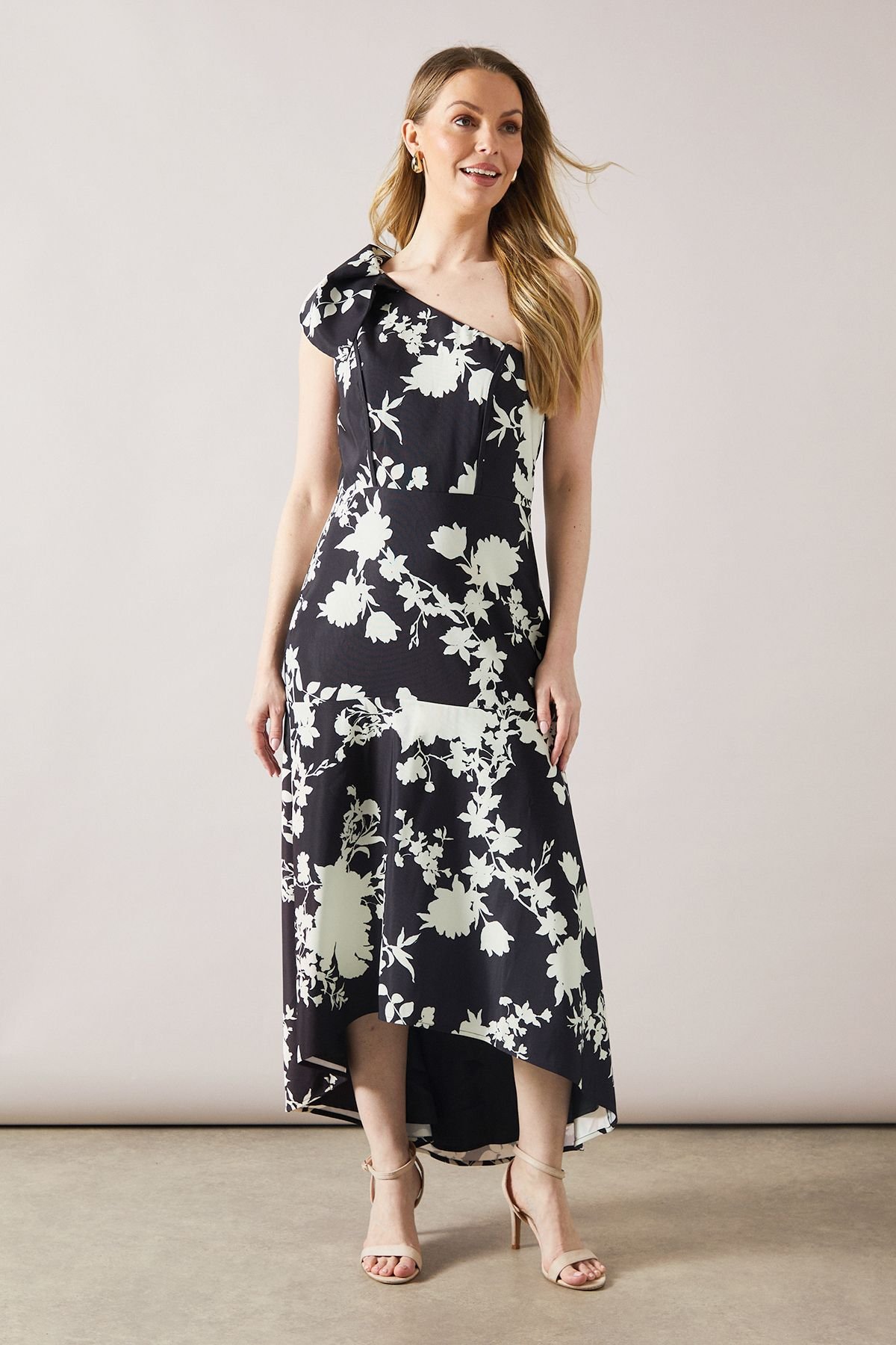 Wallis Wallis Women's Occasion Floral One Shoulder Twill Maxi Dress in Mono - 2