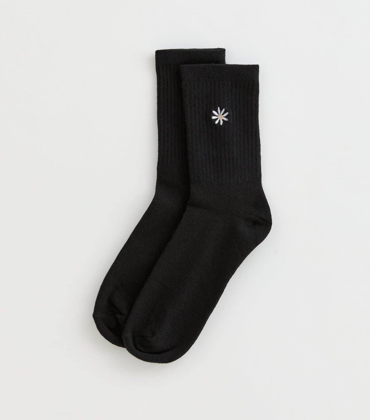 New Look Black Daisy Embroidered Tube Socks New Look