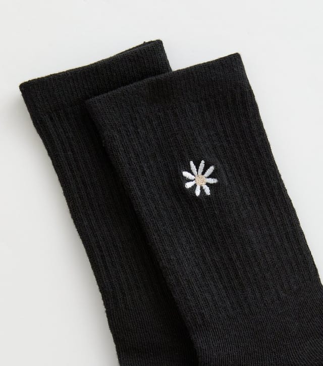New Look Black Daisy Embroidered Tube Socks New Look - 2