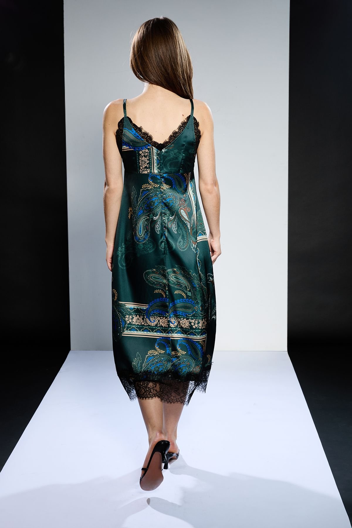 RUNWAY 1.8.1.8 RUNWAY 1.8.1.8 Women's Lace Panel Cami Midaxi Dress in Dark Green - 3