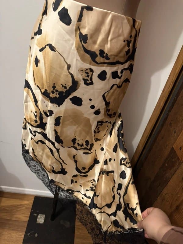 ASOS Design midi satin silky pull on elastic waist skirt soft yellow black lace size 10