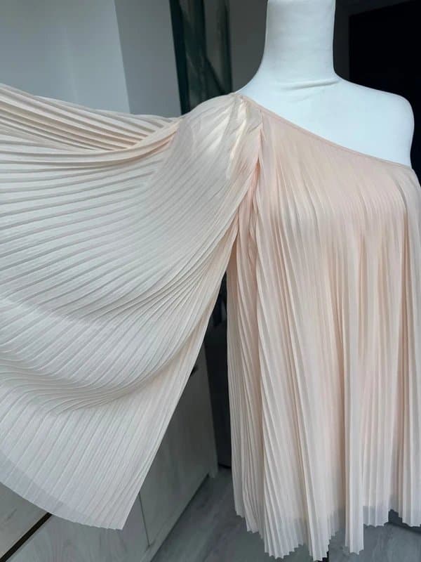 Topshop Price Reduced to Clear - Beautiful Topshop One Shoulder Pleated Top– UK 10