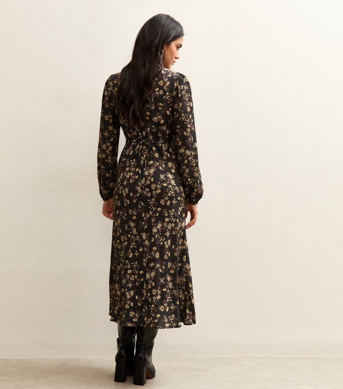 New Look Women's Black Floral Print Three Quarter Sleeve Midi Dress New Look - 4