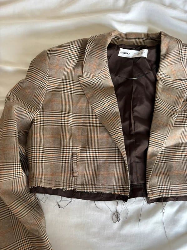 Bershka Bershka cropped frayed blazer