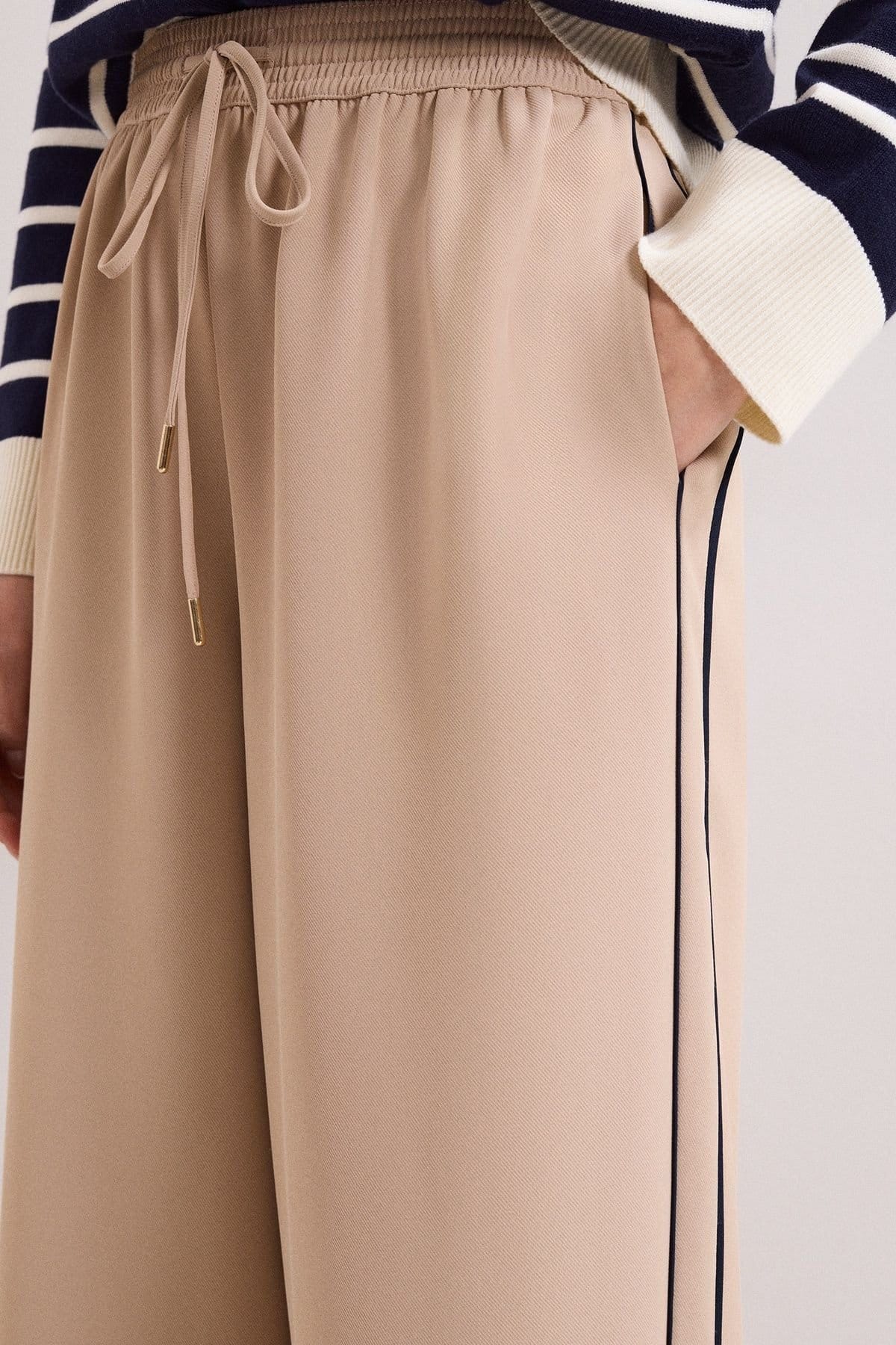 Phase Eight Phase Eight Women's Wide Leg Stripe Detail Skye Trousers in Light Beige - 4