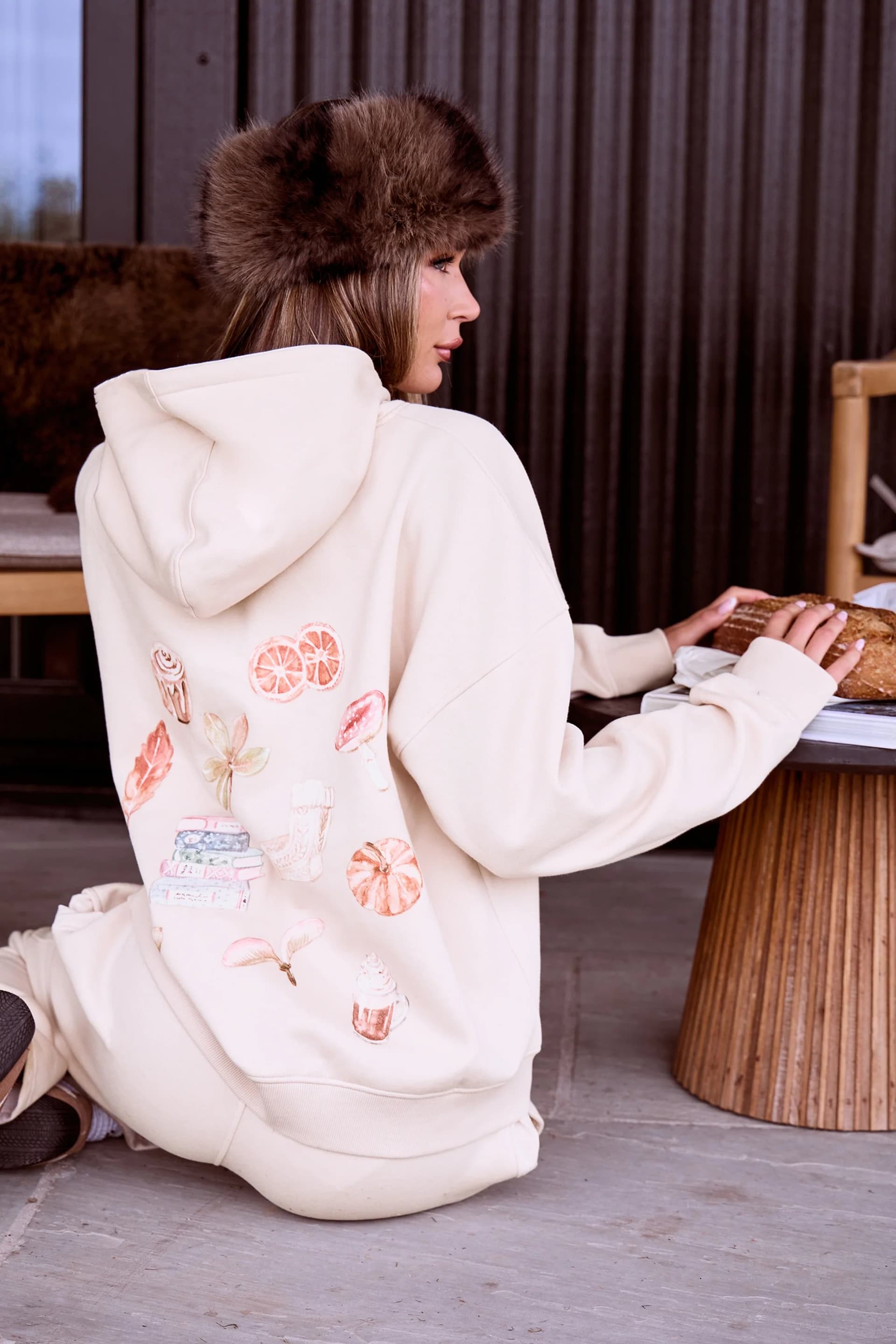 Kaiia Kaiia Cosy Graphic Oversized Hoodie in Light Blush