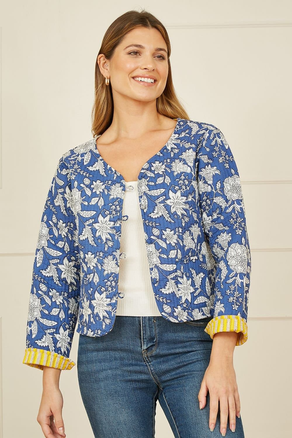 Yumi Yumi Women's Blue Floral Reversible Cotton Quilted Jacket