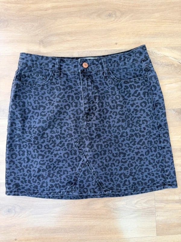 New Look New looks denim leopard print skirt size 12