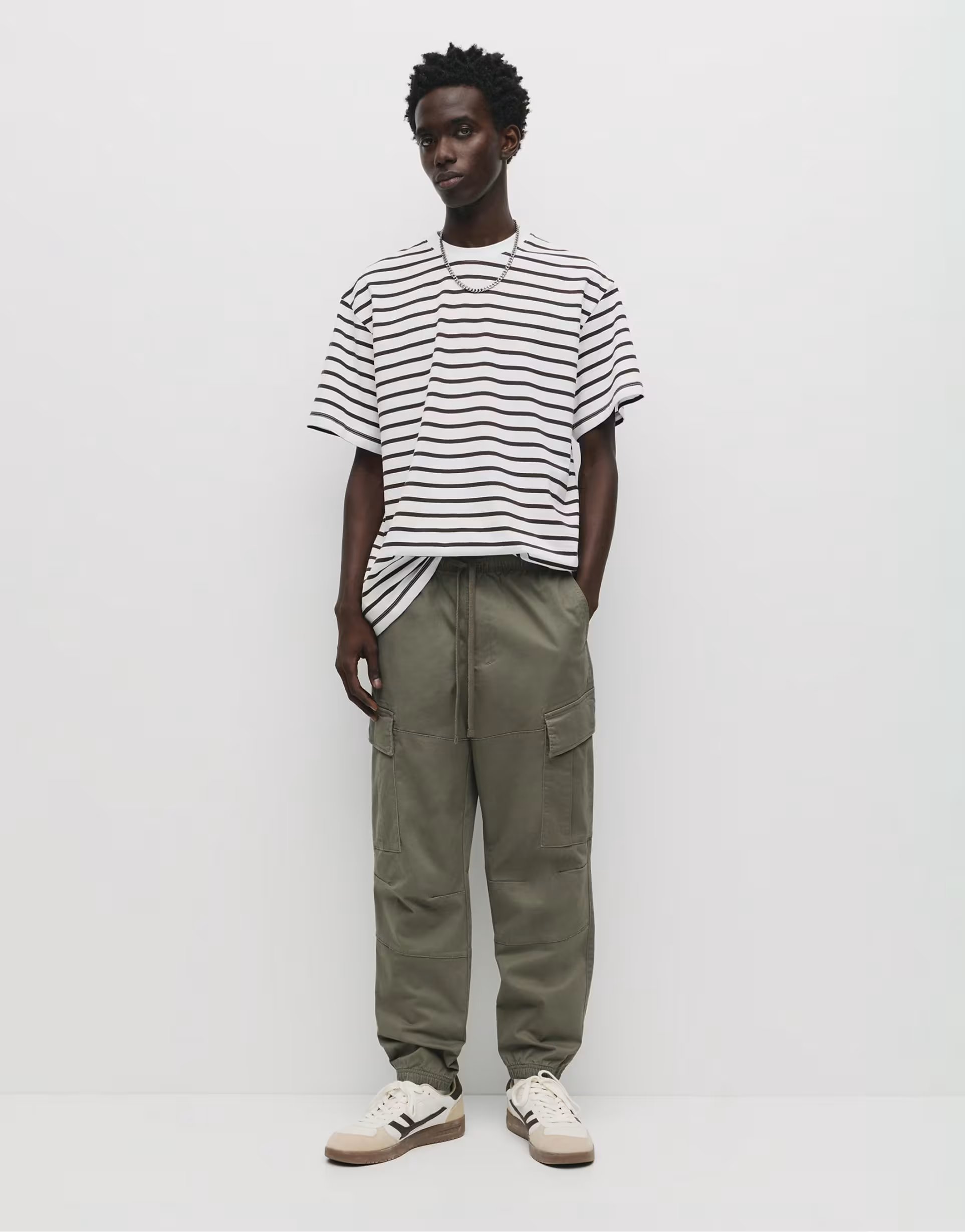 ASOS Pull&Bear Cargo joggers in khaki - 1