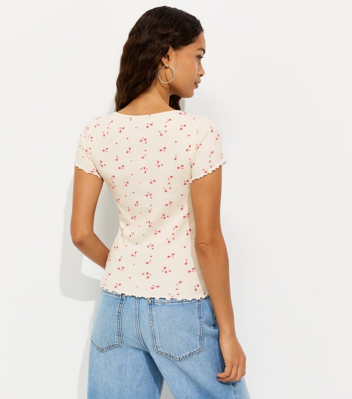 New Look Women's Petite Cream Ribbed Floral Babylock T-Shirt New Look - 4