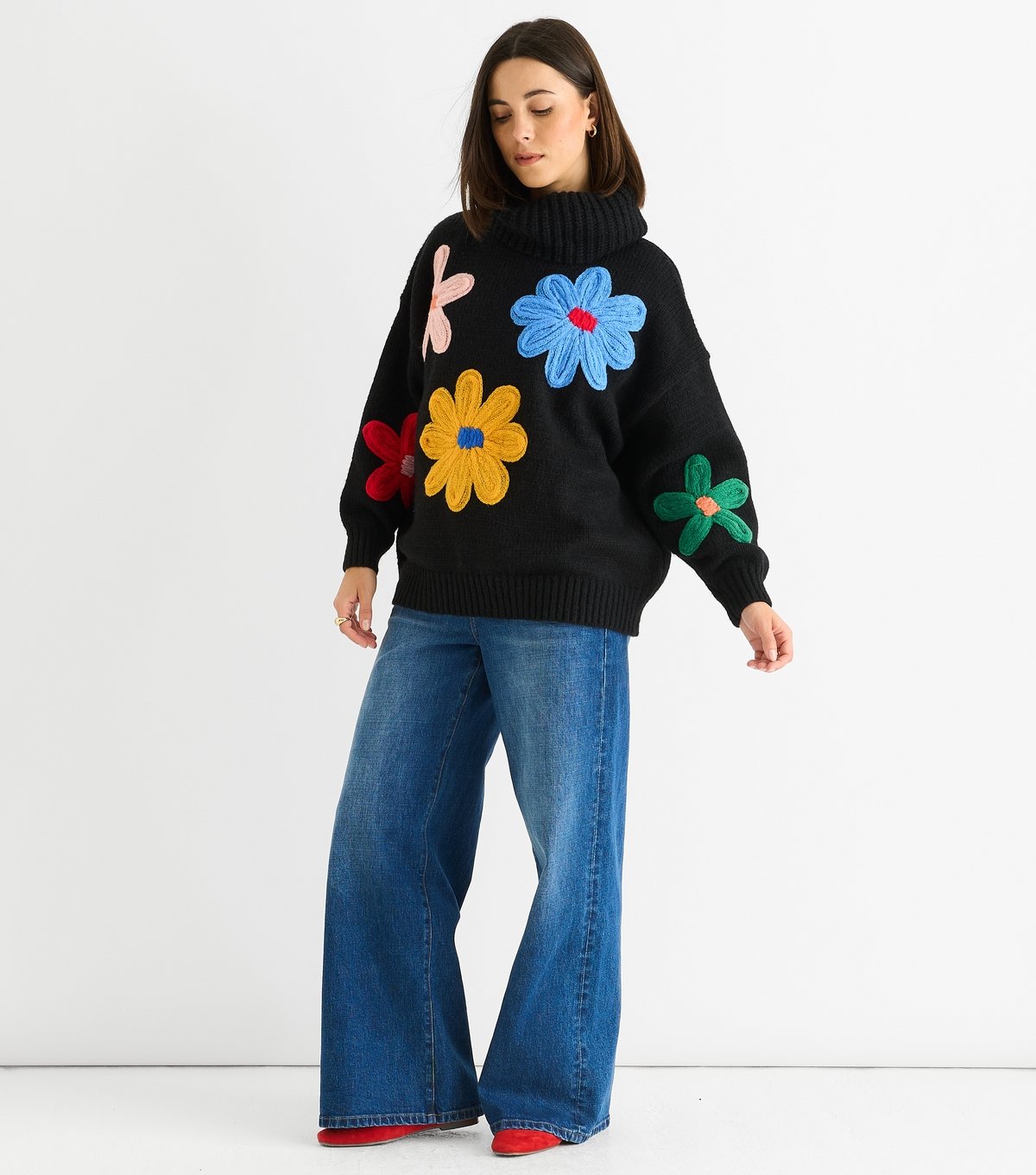 Gini London Women's Petite Black Floral Applique Oversize Jumper Gini London New Look - 3