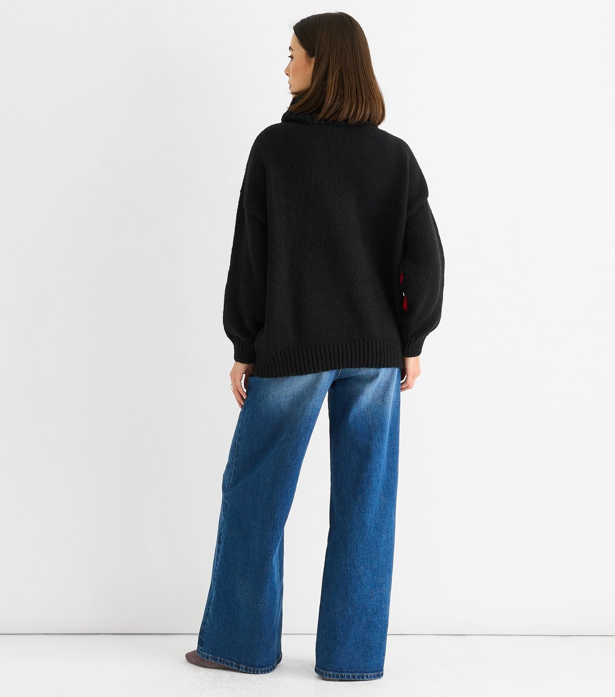 Gini London Women's Petite Black Floral Applique Oversize Jumper Gini London New Look - 4