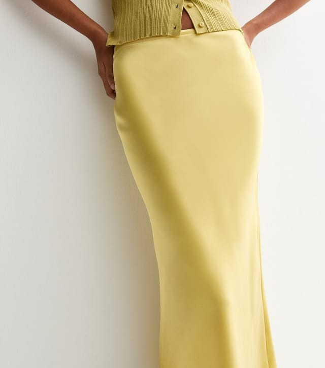 New Look Women's Light Green Satin Bias Cut Midi Skirt New Look - 2