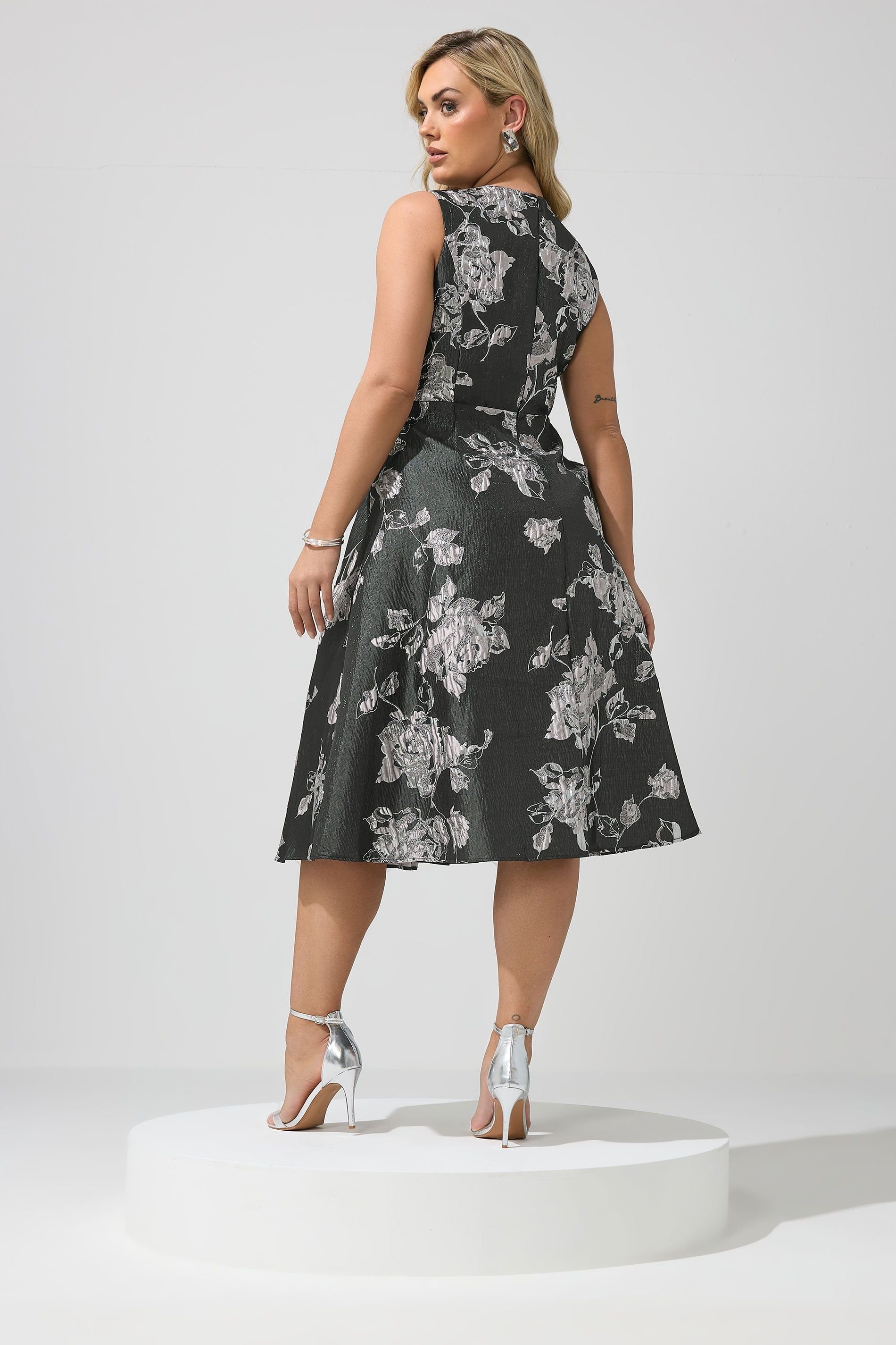 Yours Yours Women's Floral Satin Jacquard Midaxi Dress in Black - 3