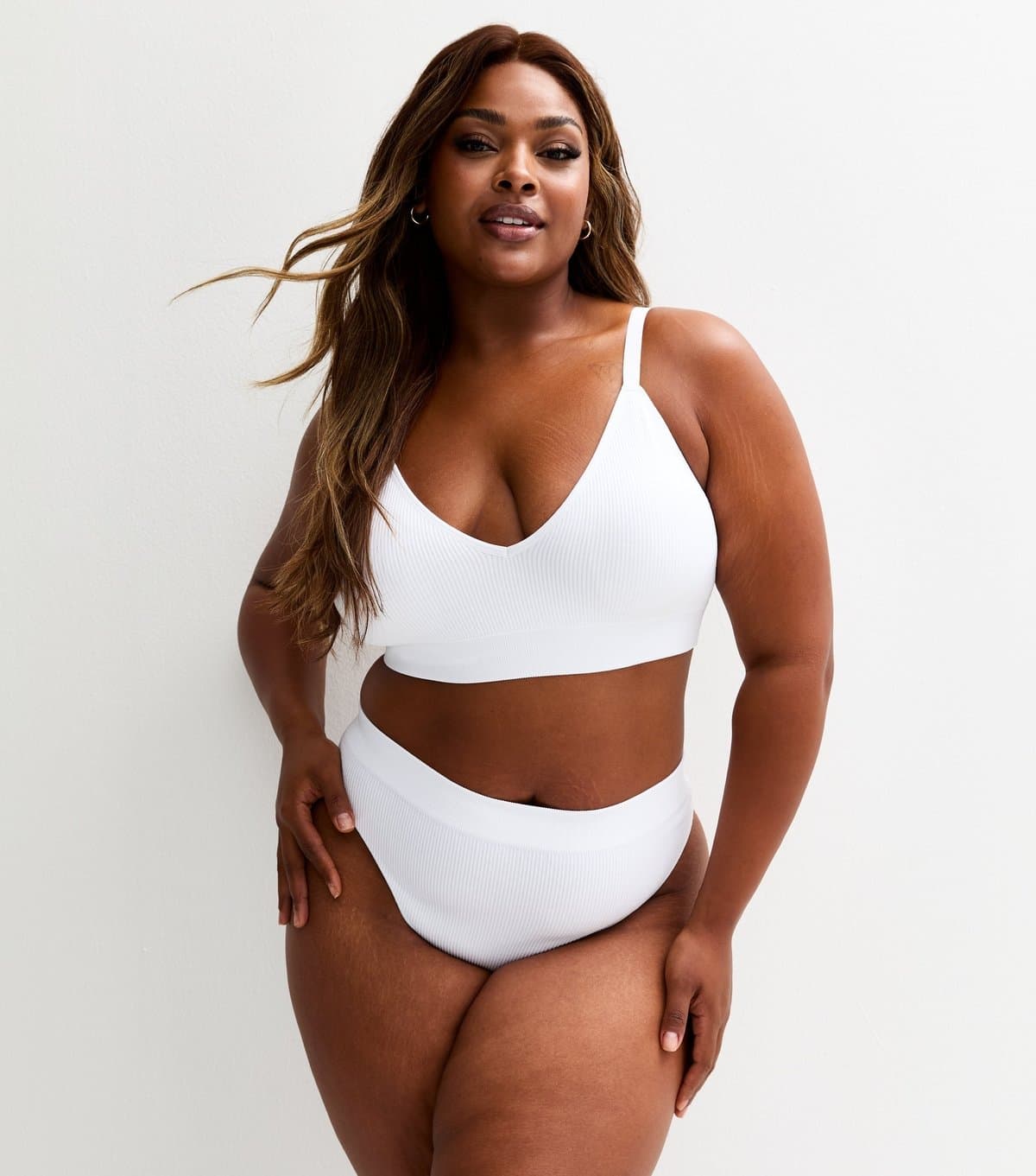 New Look Women's Plus Size White Ribbed Seamless Bra Curves New Look