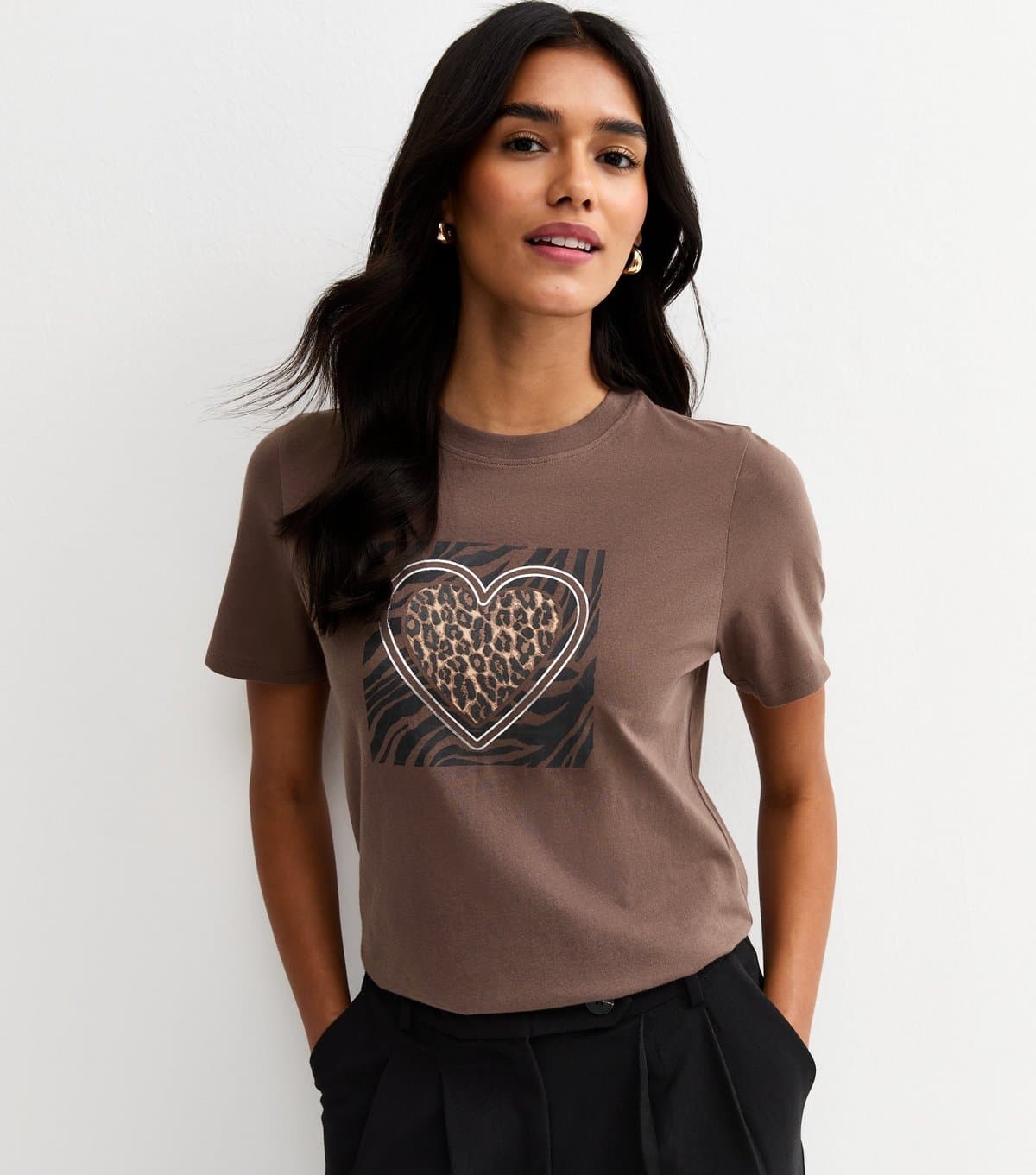 New Look Women's Brown Animal Heart Print T-Shirt New Look