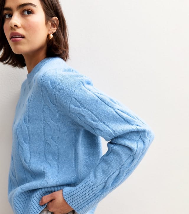 New Look Women's Blue Cable Knit Crew Neck Jumper New Look - 2