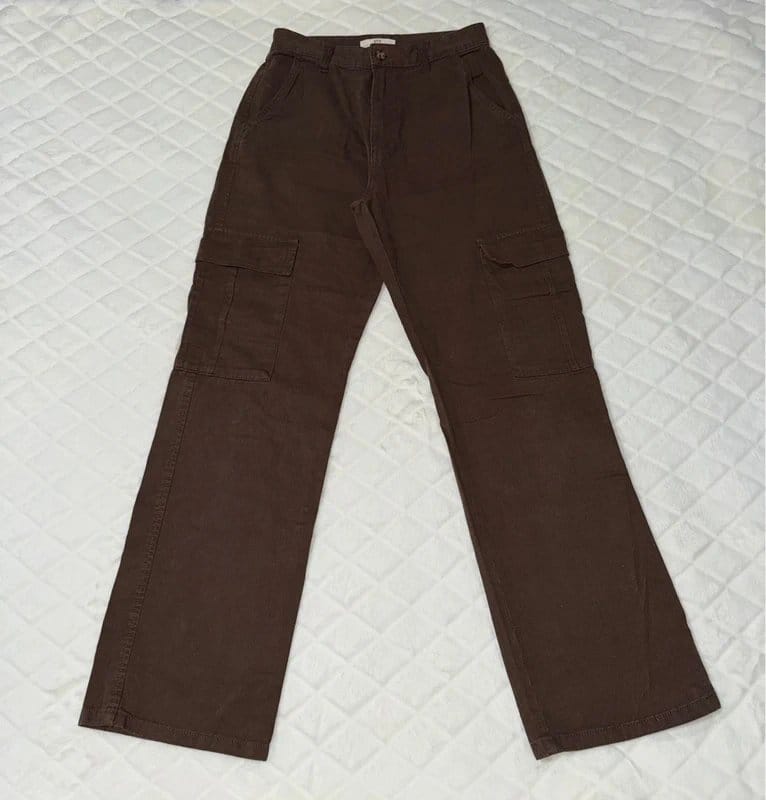 Stradivarius Stradivarius straight leg cargos size 10 - 1
