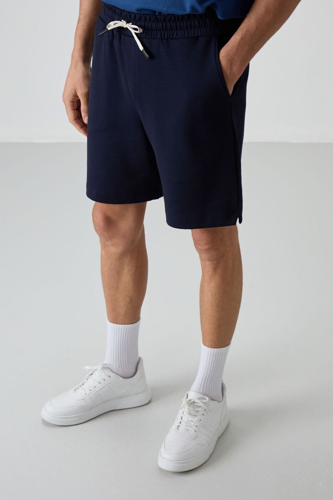 Tommy Life Tommy Life Men's Cotton-polyester Sweat Shorts in Navy - 4