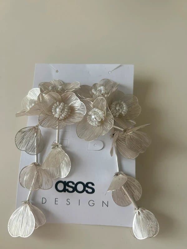 ASOS ASOS Design Earrings 3D Floral Design in White Pearl Tone