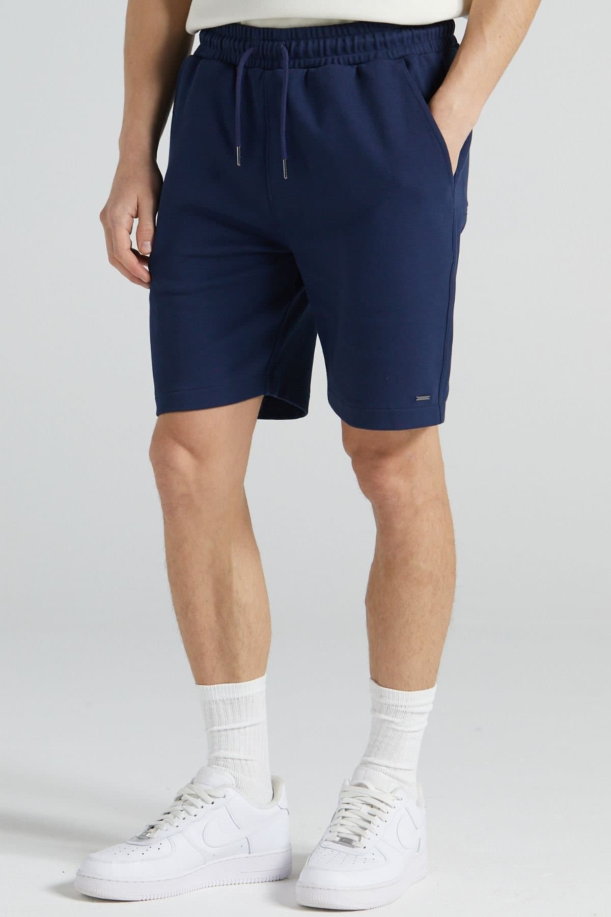 Original Creator Original Creator Men's Smart Travel Shorts Water Repellent Cotton Twill Cargo Shorts in Mid Navy
