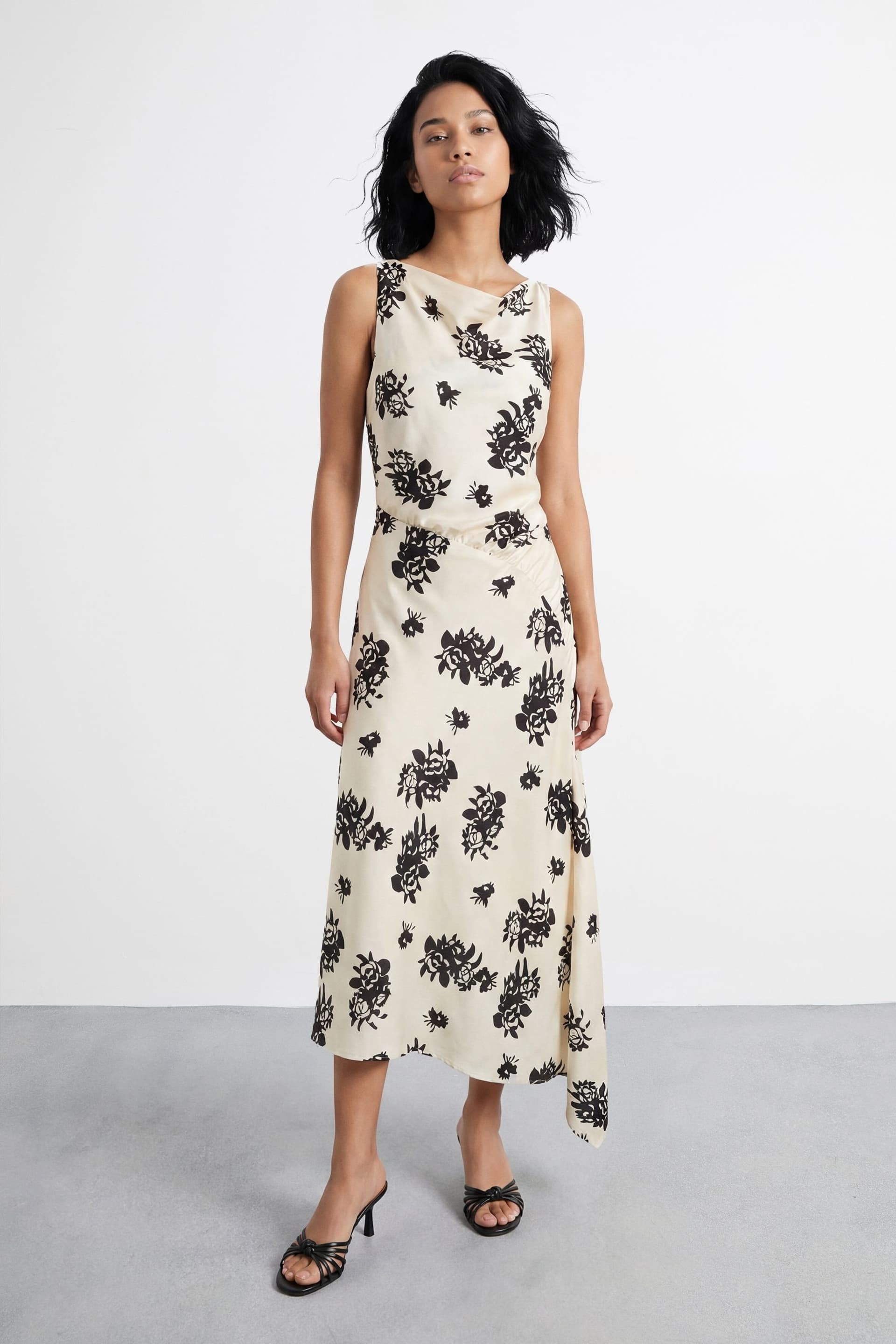 Warehouse Warehouse Women's Petite Floral Printed Racer Neck Seam Detail Bias Maxi Dress in Cream