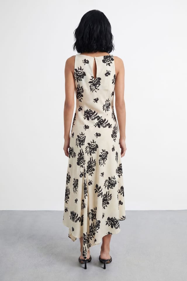 Warehouse Warehouse Women's Petite Floral Printed Racer Neck Seam Detail Bias Maxi Dress in Cream - 3