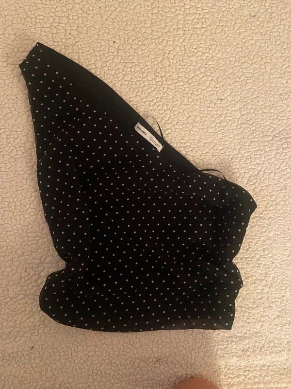 Bershka poka dot bershka asymmetrical top