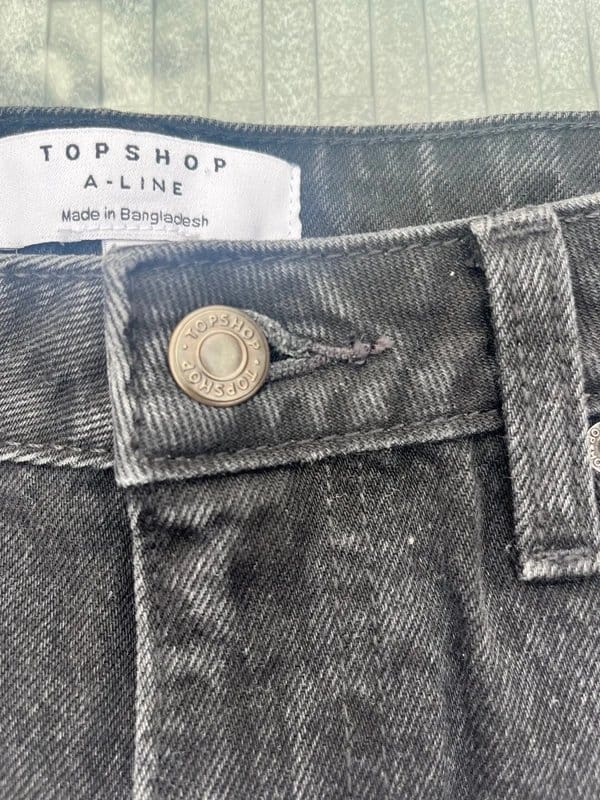 Topshop Topshop denim shorts New A-line fit black size 8- festival, summer, holiday - 1