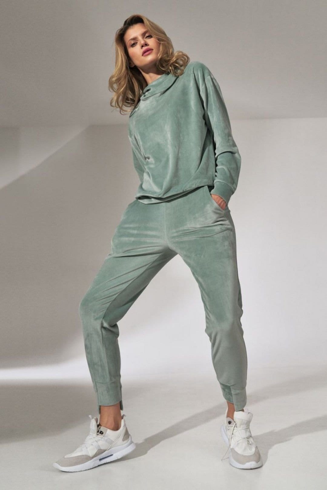 Love Lace Women's Mint Velour Drawstring Sweatpants with Pockets