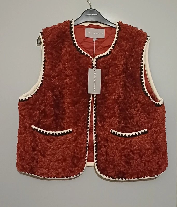 Oliver Bonas Oliver Bonas Burgundy Textured Faux Fur Gilet - size 14 - 1