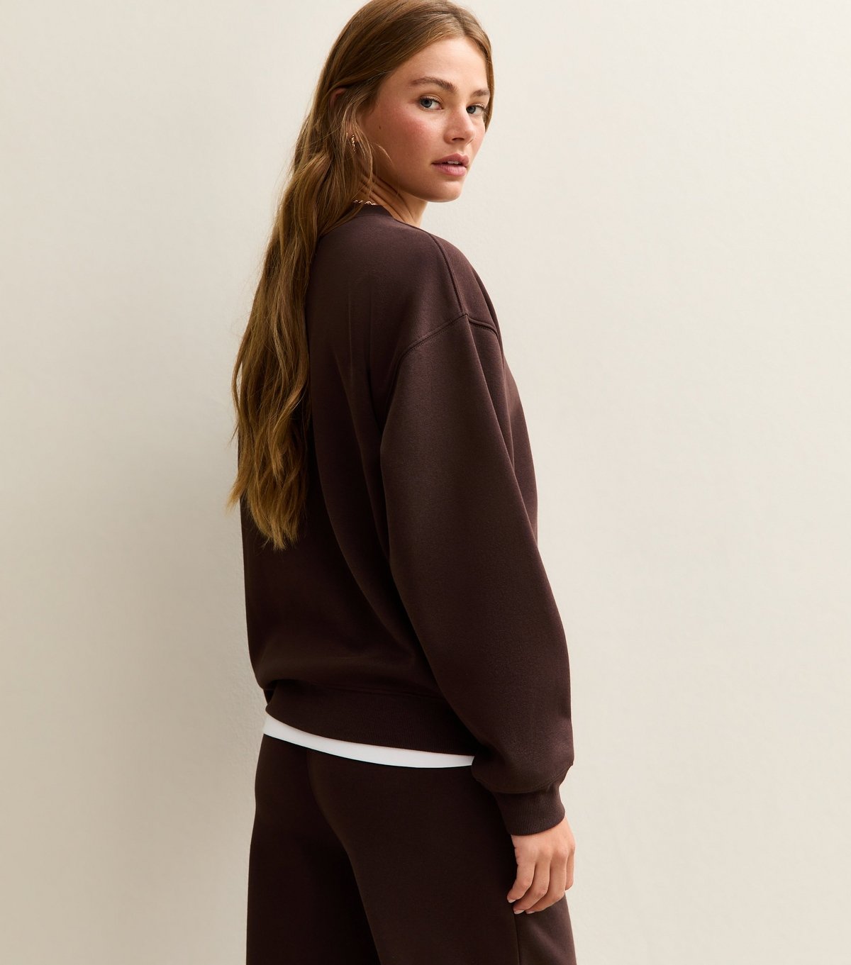 New Look Women's Brown Relaxed Fit Crew Neck Sweatshirt New Look - 4