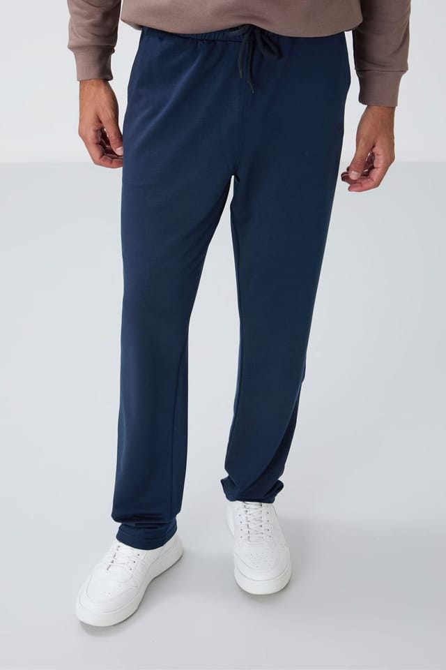 Tommy Life Tommy Life Men's Regular-Fit Cotton Blend Sweatpants in Navy - 2