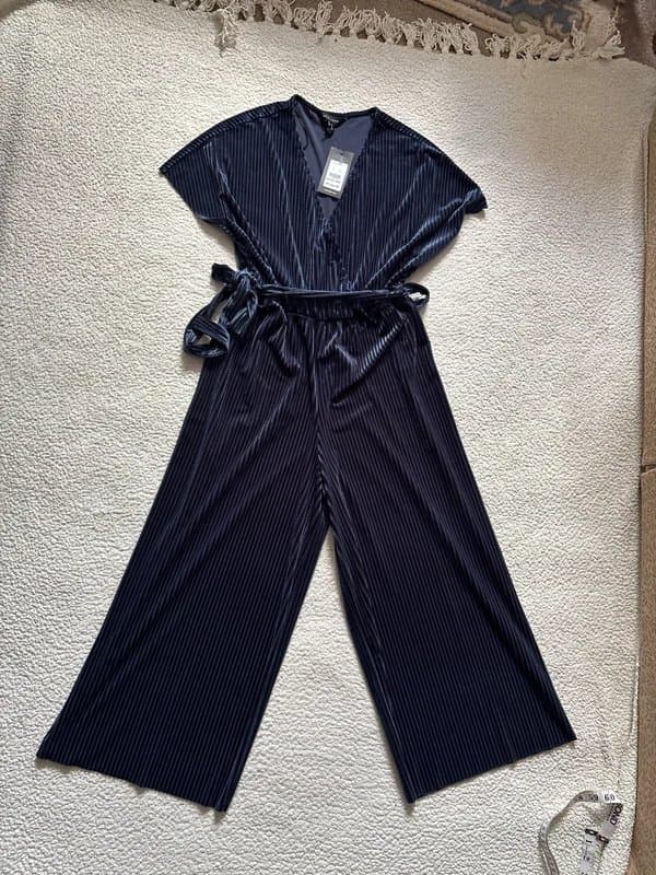 New Look New Look Ribbed Velvet Jumpsuit size UK6