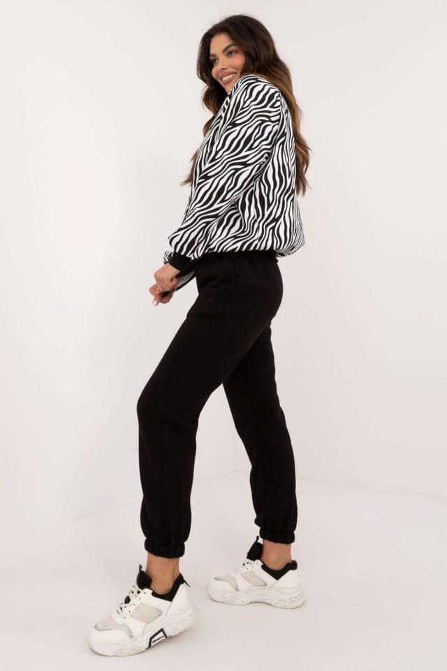 Love Lace Love Lace Women's Casual Patch Detail Animal Print Sweater Set in Black - 2