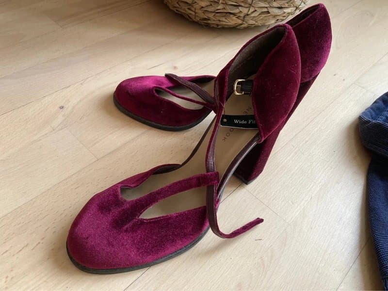 New Look New Look velvet high heels 6 wide fit