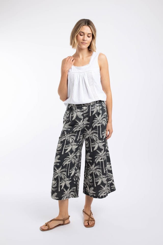 Weird Fish Weird Fish Women's Mossa Printed Linen Rich Culottes in Black - 2