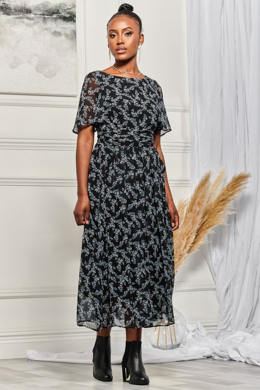 Jolie Moi Jolie Moi Women's Angel Sleeve Chiffon Maxi Dress in Black