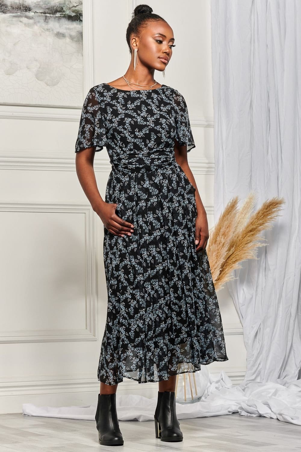 Jolie Moi Jolie Moi Women's Angel Sleeve Chiffon Maxi Dress in Black - 4