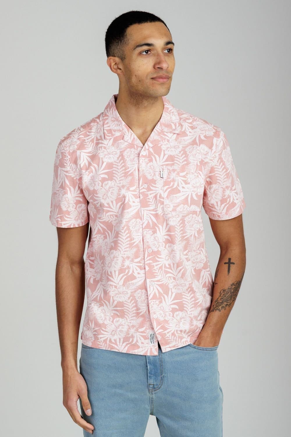 Tokyo Laundry Tokyo Laundry Men's Cotton Short Sleeve Button-Up Tropical Print Shirt in Coral