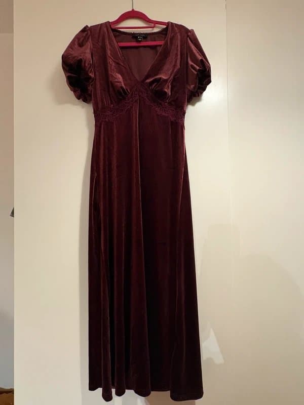 New Look Burgundy velvet dress