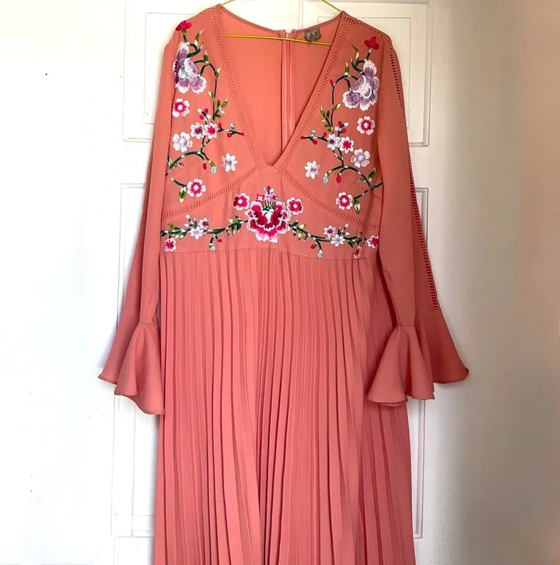 ASOS ASOS embroidered floral pleat dress size uk 18