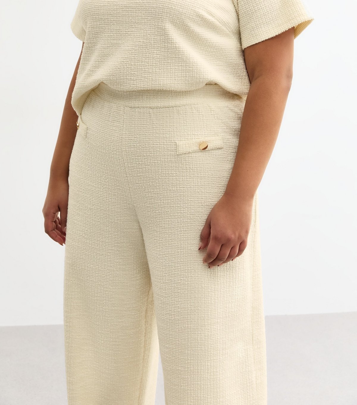 New Look Women's Plus Size Cream Textured Button Detail Wide Leg Trousers Curves New Look - 2