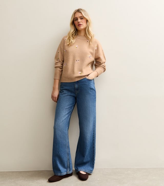 New Look Women's Camel Flower Embroidered Lightweight Jumper New Look - 3