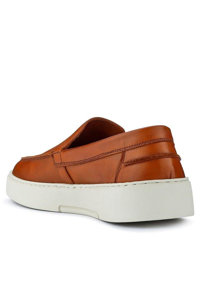 Jones Bootmaker Jones Bootmaker Men's Quade Smart Leather Slip-On Shoes in Tan - 3