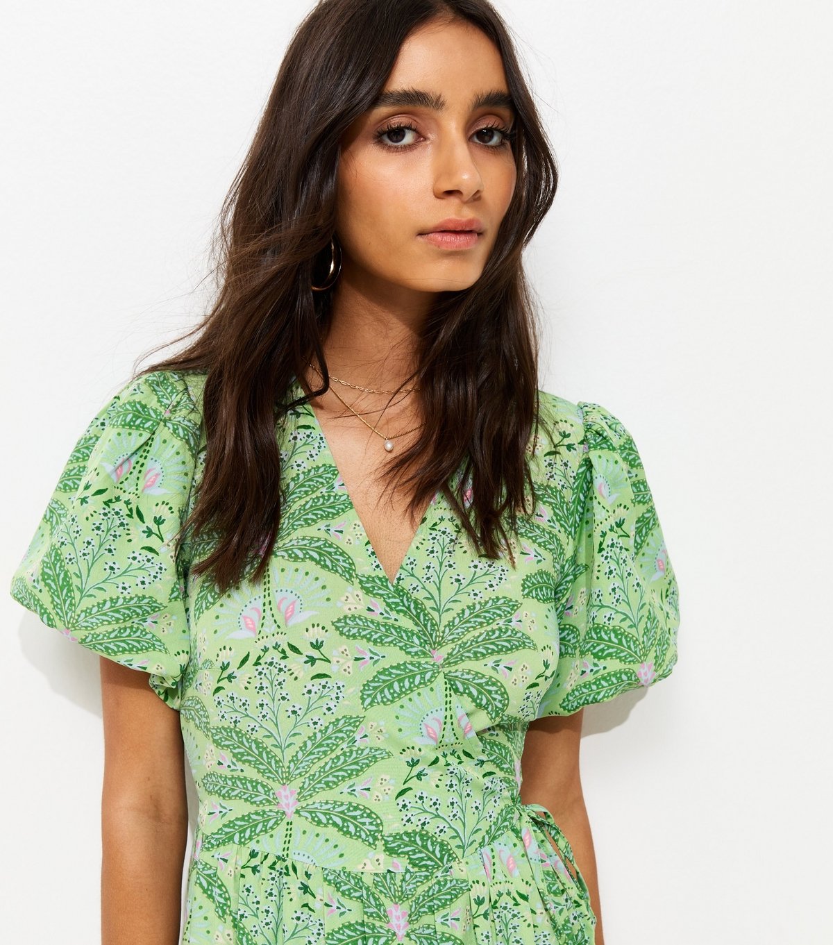 New Look Women's Green Crepe Tropical Pattern Wrap Midi Dress New Look - 3